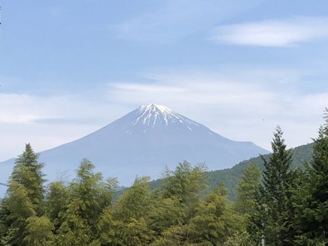 宝永山入りの富士山
