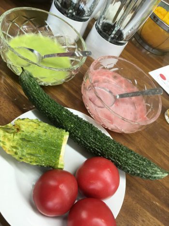 ゴーヤー、トマト、光るグミ