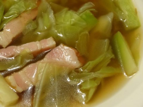 札幌大球キャベツとポルチーニ茸のスープ